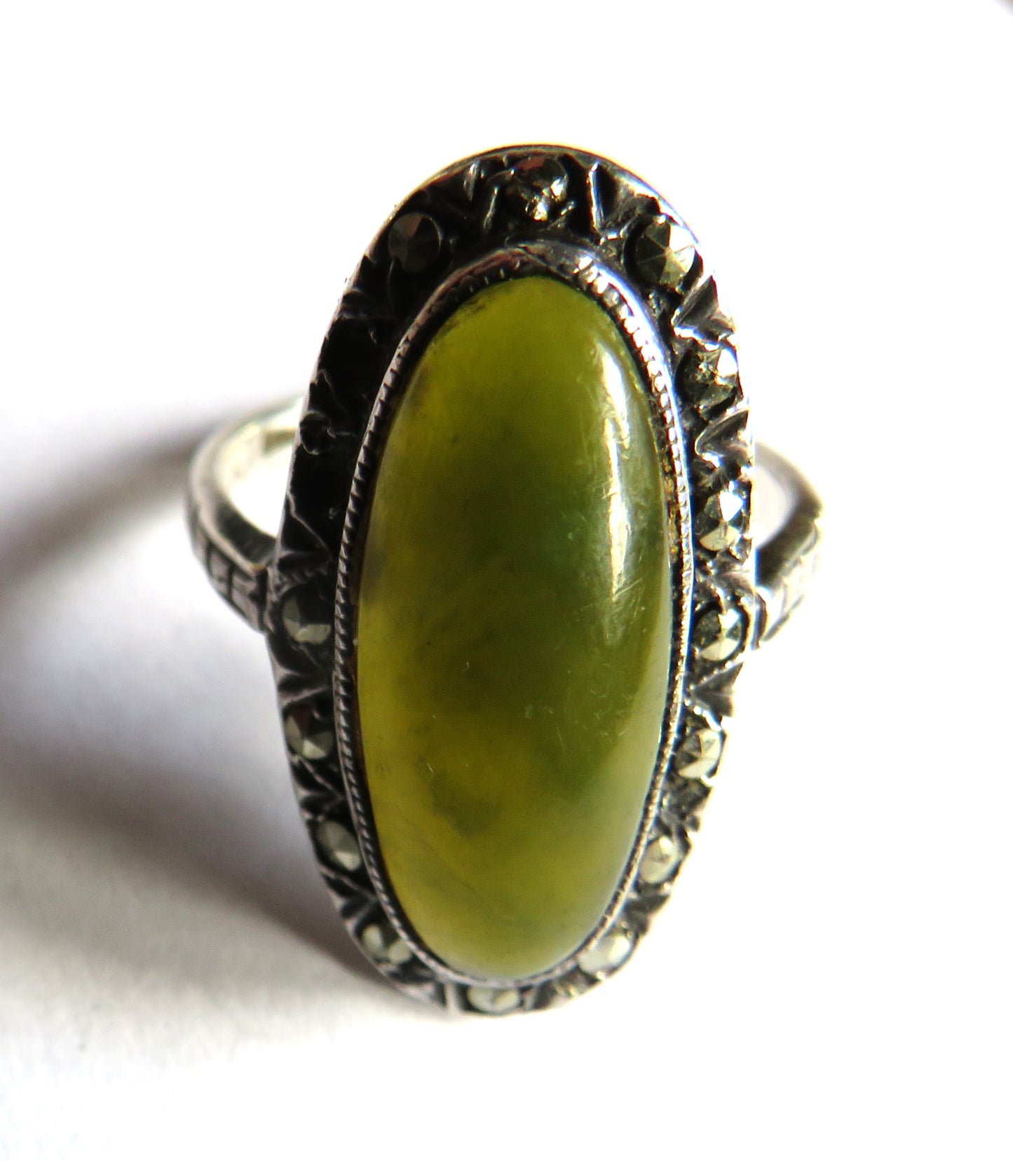 Vintage Ladies Silver & Green Stone Ring - UK Size M
