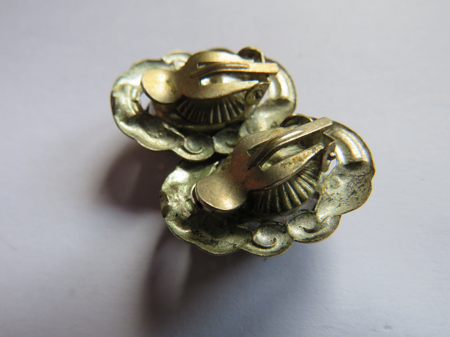 Vintage Ladies White Metal & Black Stone Clip On Earrings