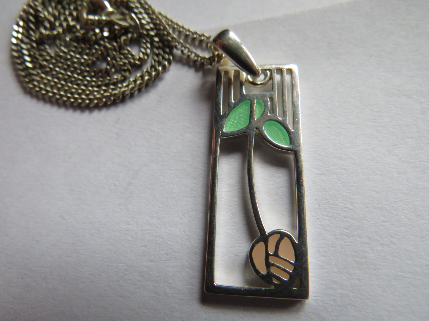 Good Quality Sterling Silver Necklace & Pendant By Malcolm Gray Ortak In Mackintosh Style