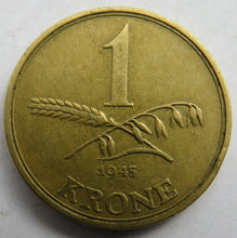 Load image into Gallery viewer, 1945 Denmark One Krone Coin
