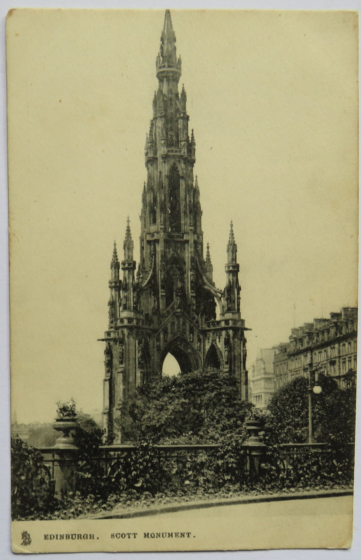 Vintage Postcard of Edinburgh, Scott Monument