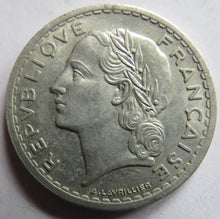 Load image into Gallery viewer, 1945 France 5 Francs Coin
