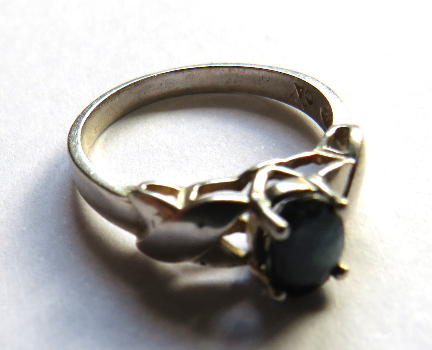 Stylish Ladies Sterling Silver & Blue Stone Ring UK Size P & 1/2