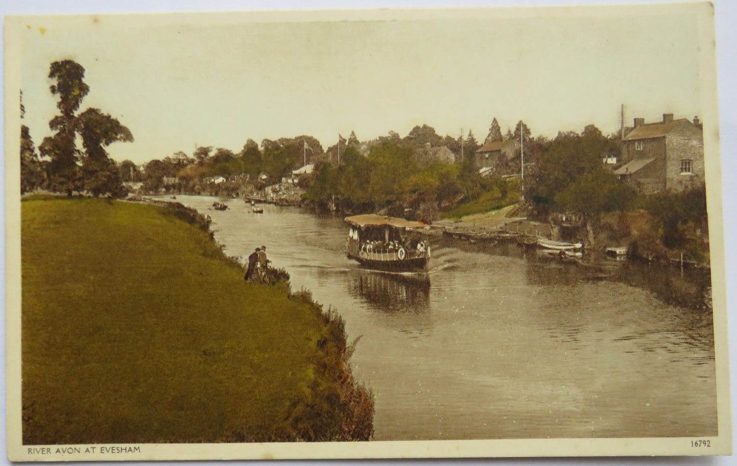 Vintage Postcard of River Avon at Evesham