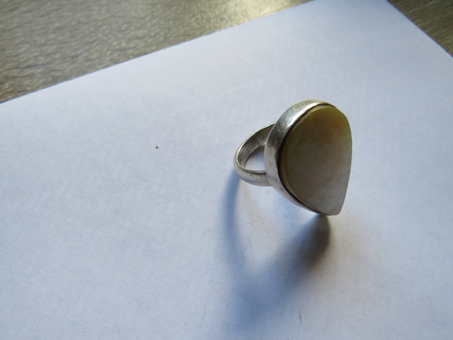Ladies Sterling Silver & Mother of Pearl Ring UK Size - O 1/2