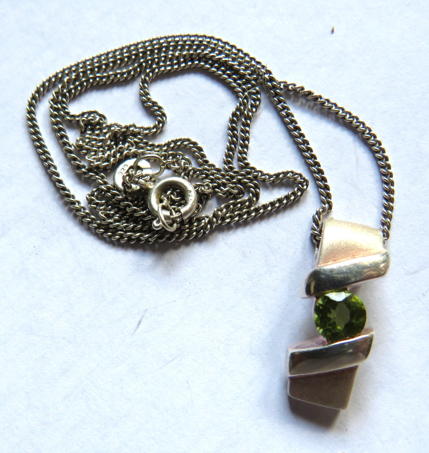 Stylish Ladies Sterling Silver Necklace & Pendant With Green Stone