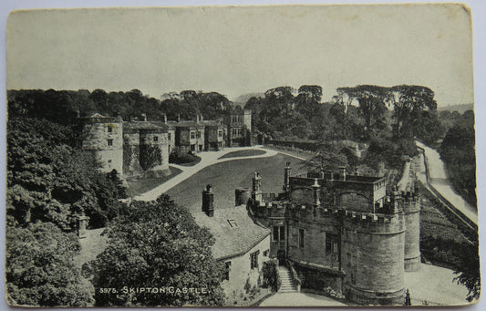 Vintage Postcard of Skipton Castle