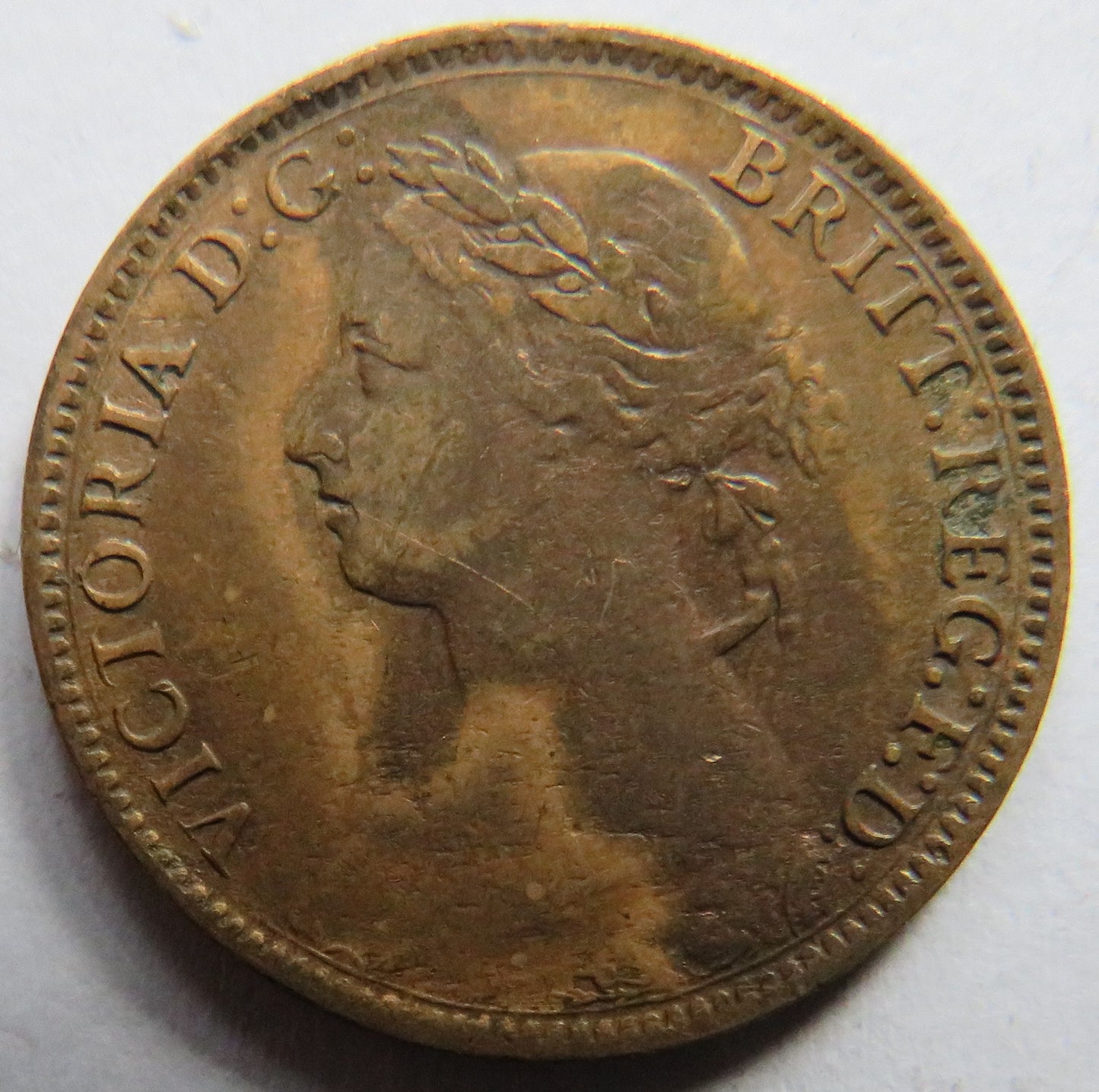 1884 Queen Victoria Bun Head Farthing Coin - Great Britain