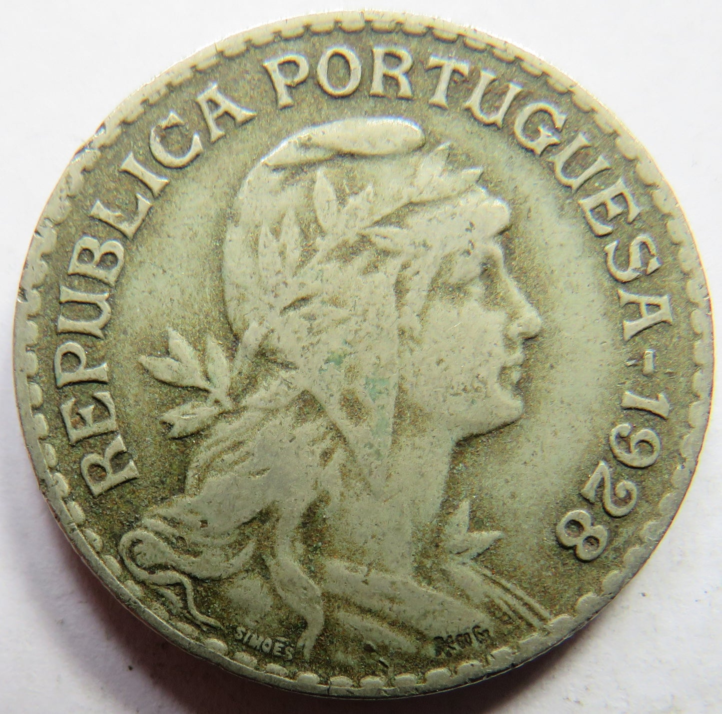 1928 Portugal One Escudo Coin