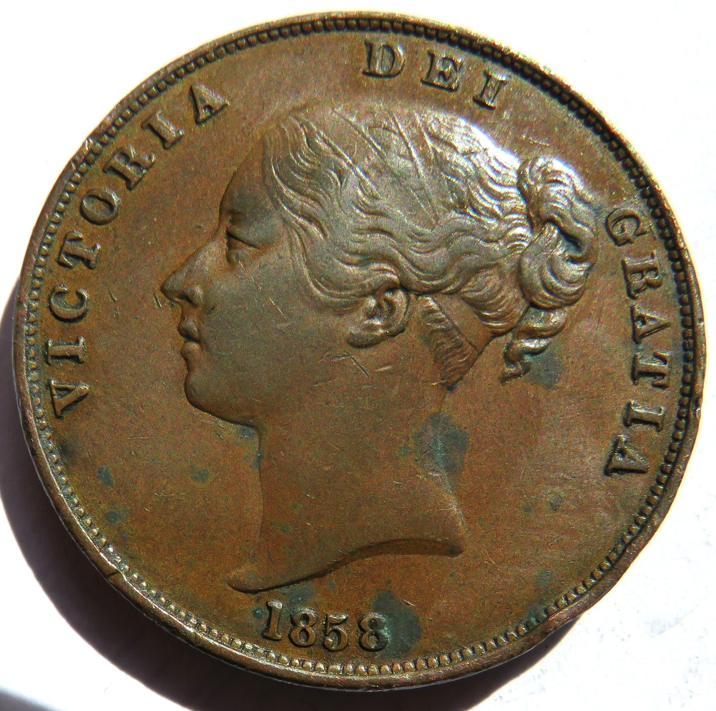 1858 Queen Victorian Young Head One Penny Coin - Great Britain