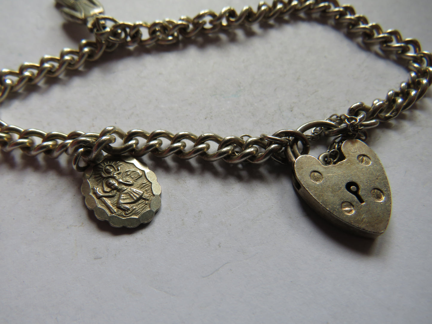 Vintage Ladies Sterling Silver Charm Bracelet