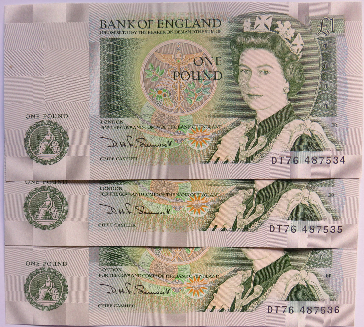 C.1981 Bank of England Consecutive £1 Notes (DT76)