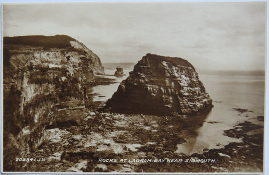 Vintage Postcard of Bedruthan Steps near Newquay, 1934