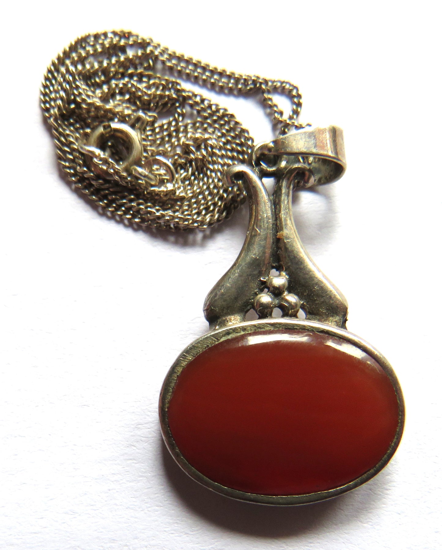 Vintage Ladies Sterling Silver & Carnelian Pendant & Necklace