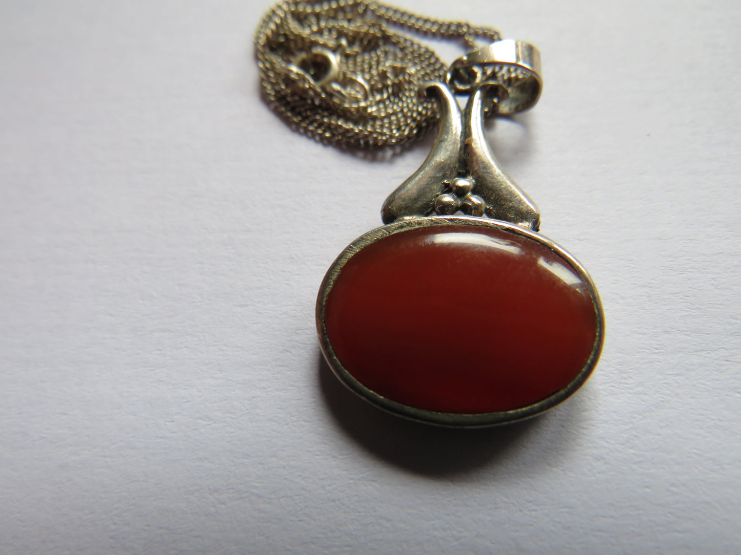 Vintage Ladies Sterling Silver & Carnelian Pendant & Necklace