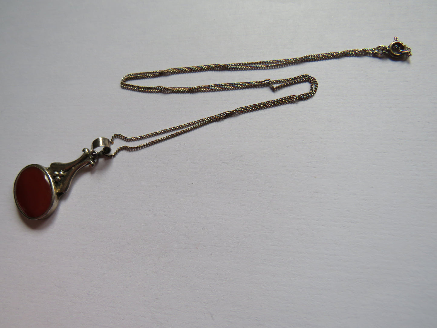 Vintage Ladies Sterling Silver & Carnelian Pendant & Necklace