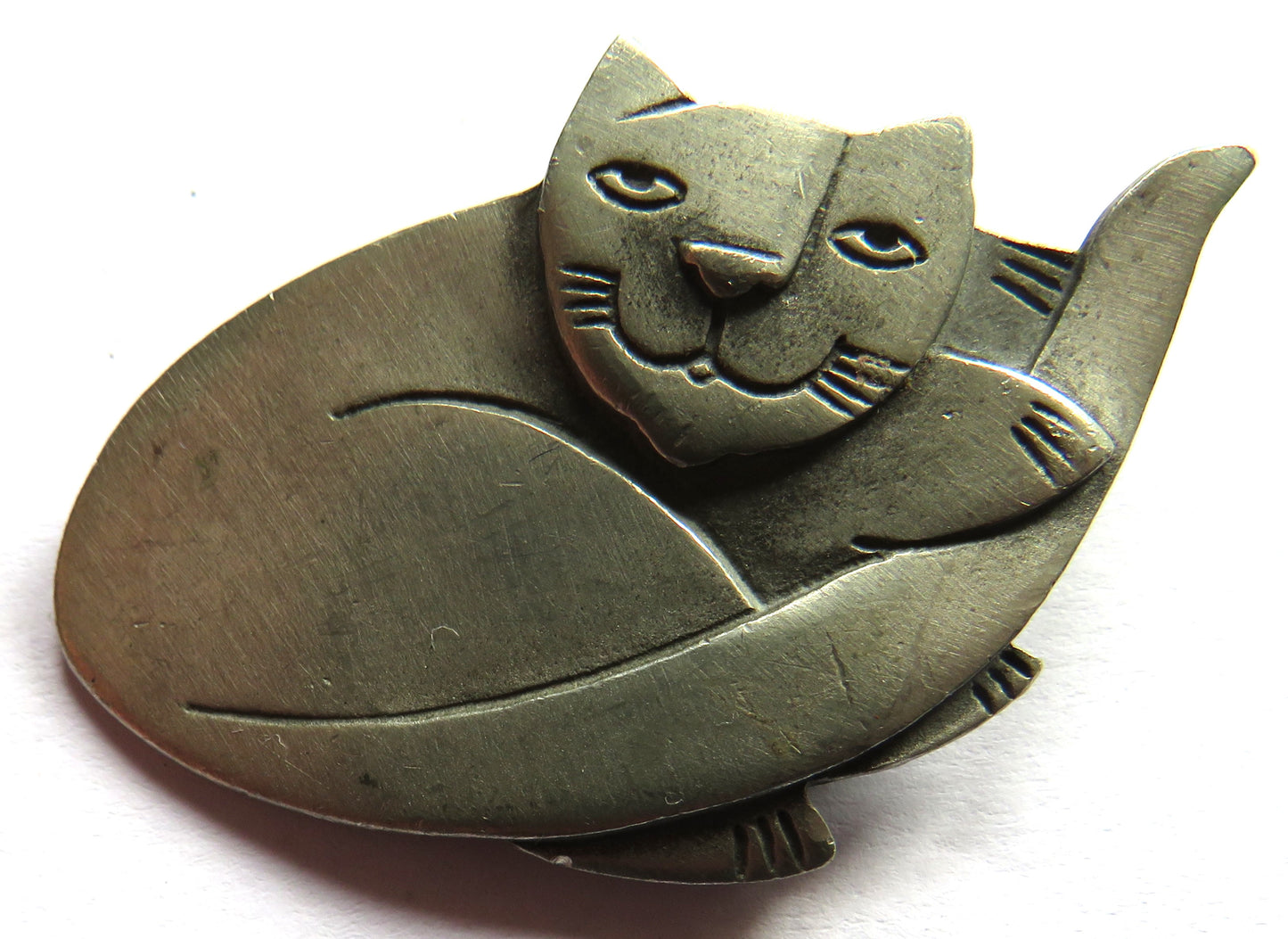 Vintage Novelty Cat Pewter Brooch By Mali 1997