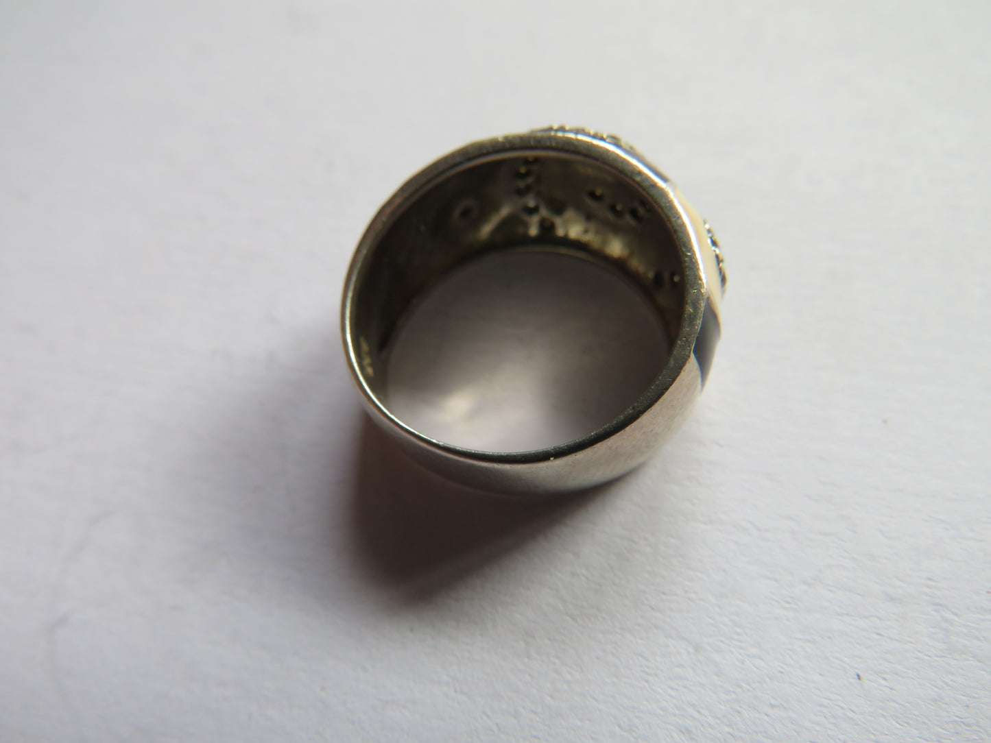 Stylish Ladies Sterling Silver, Black Enamel & DQCZ Stone Ring - UK Size M