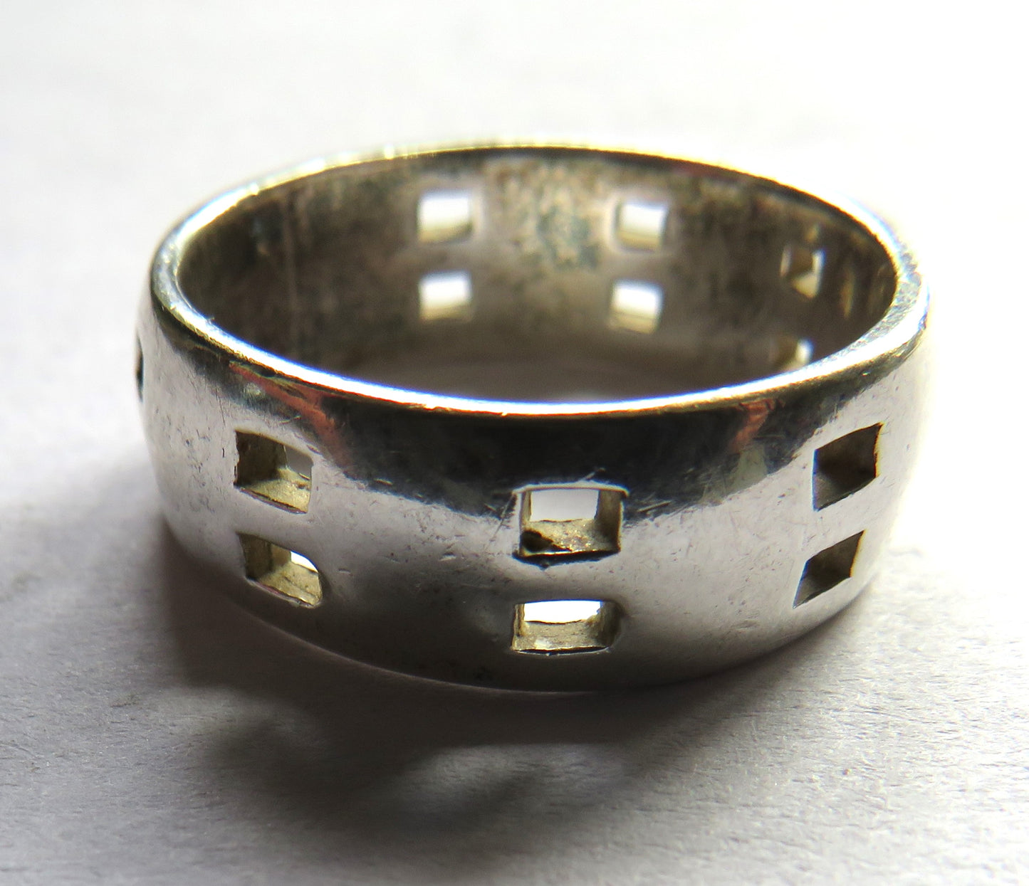 Sterling Silver Ring Fully Hallmarked UK Size R