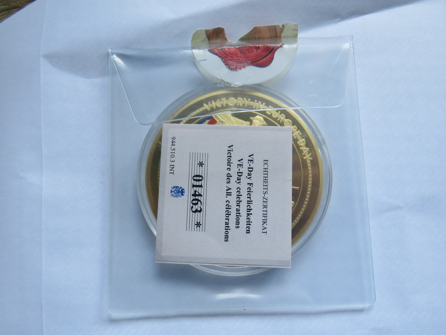 Large Commemorative Coin / Medal Victory In Europe Day 70th Anniversary of End of WWII