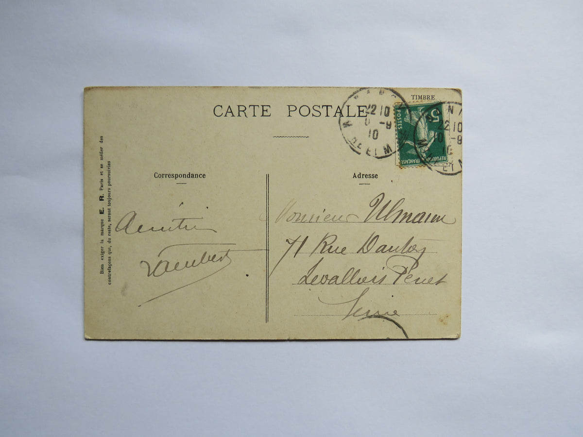 Vintage Postcard of A L'infirmerie - Une séance de photographie, Scènes Militaires, E. R. Paris, 1910