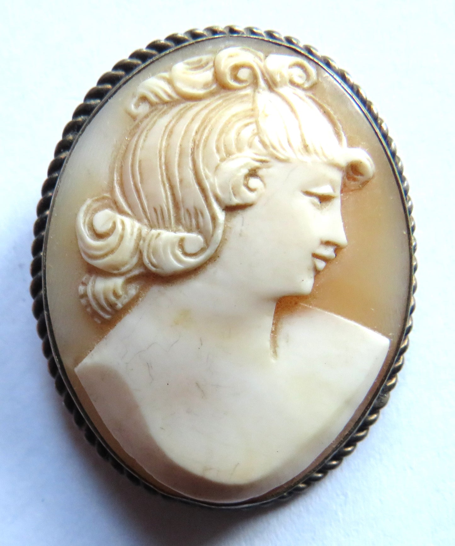 Vintage Silver & Cameo Ladies Brooch