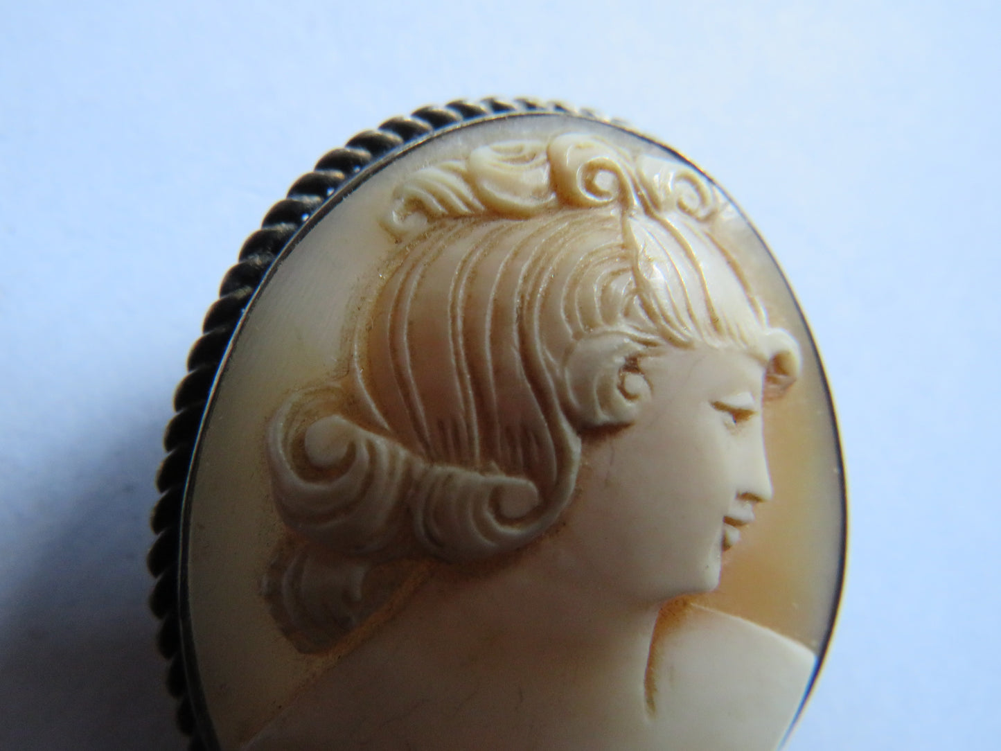 Vintage Silver & Cameo Ladies Brooch