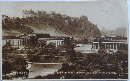 Vintage Postcard of Edinburgh Castle & National Gallery of Scotland 1930