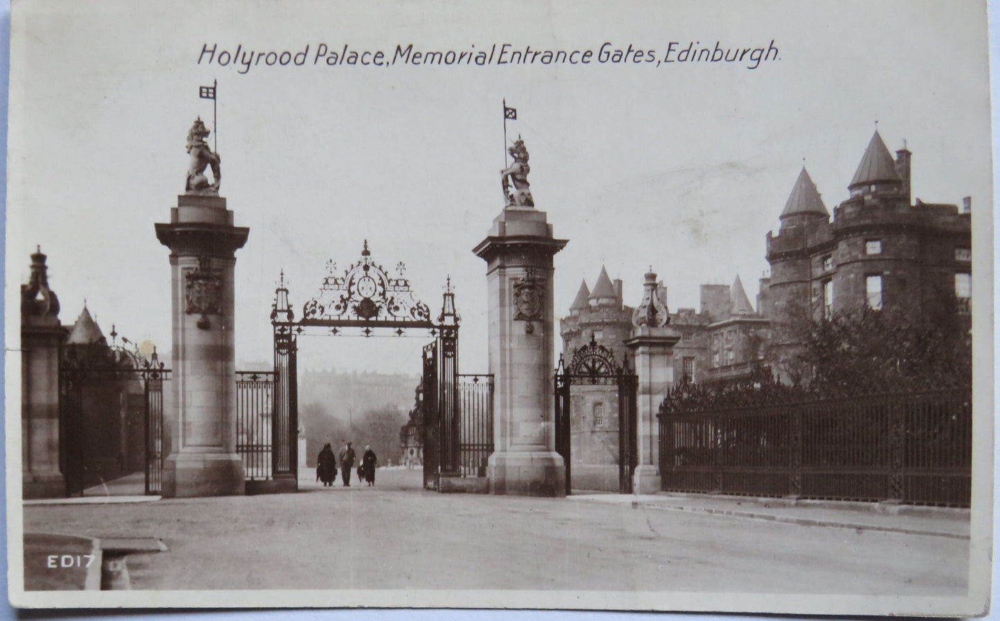 Vintage Postcard of Holyrood Palace, Edinburgh 1930