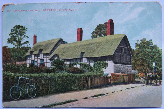 Vintage Postcard of Ann Hathaways Cottage, Stratford-on-Avon