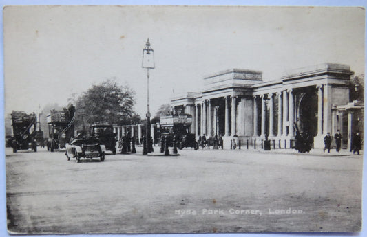 Vintage Postcard of Hyde Park Corner, London