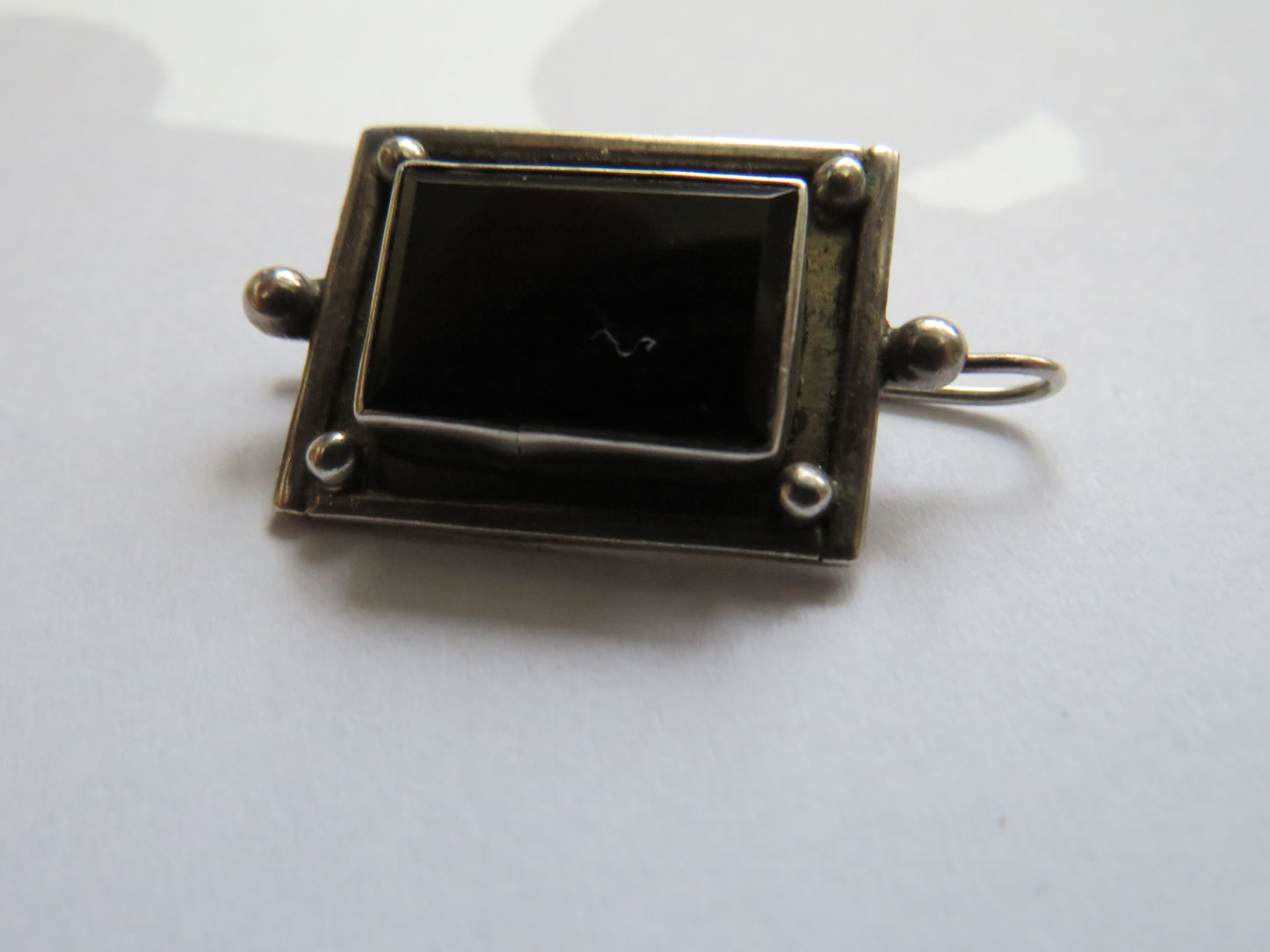 Vintage Sterling Silver & Black Stone Ladies Brooch