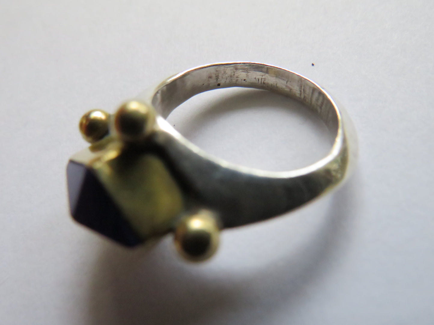 Stylish Ladies Sterling Silver, Gold & Lapis Lasuli Ring - UK Size M