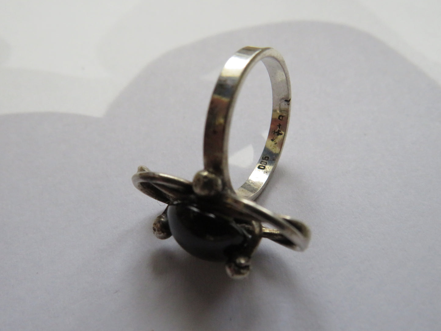 Stylish Ladies .900 Silver & Black Stone Ring UK Size - M