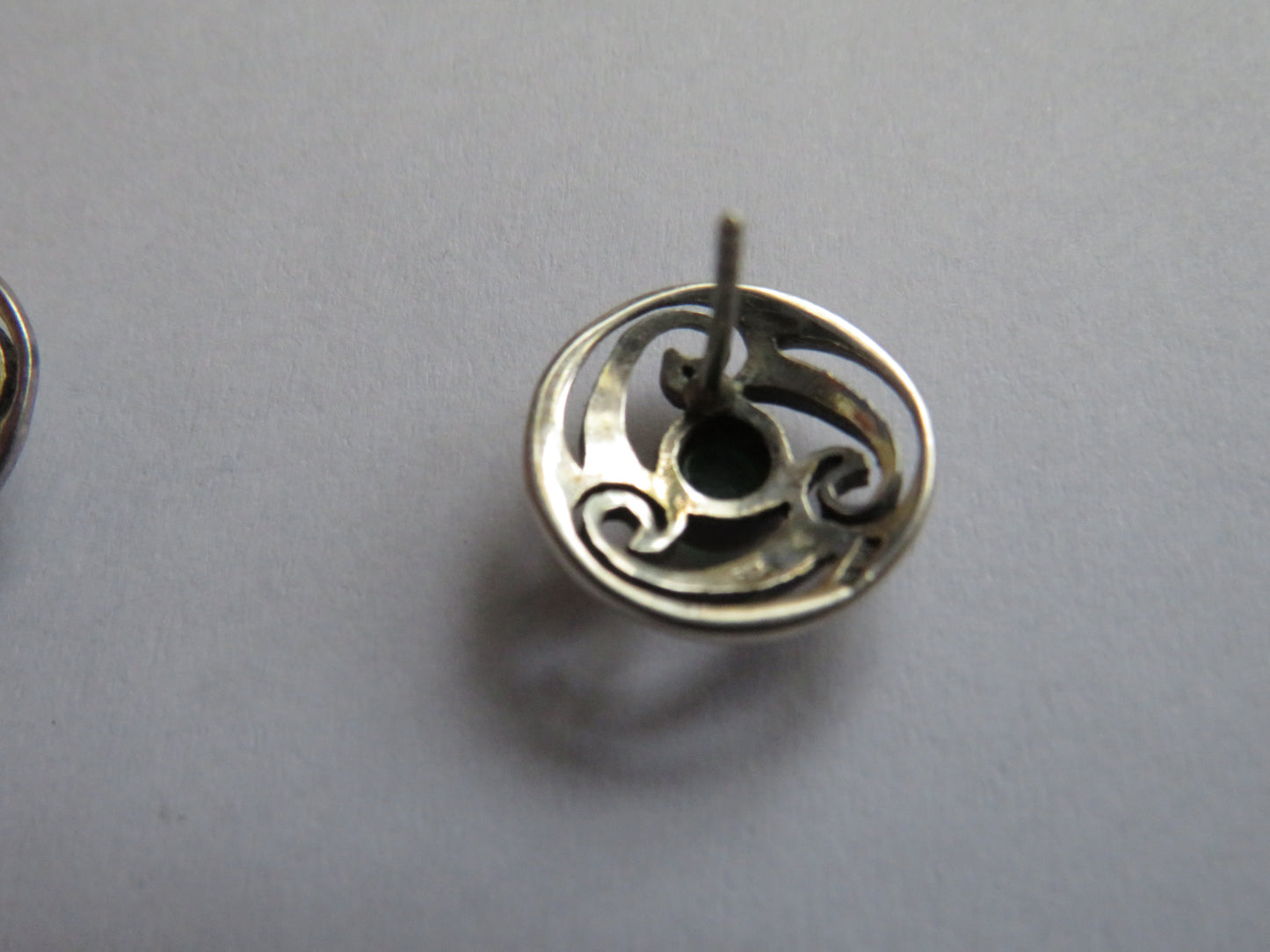 Pair of Sterling Silver & Green Stone Ladies Earrings Celtic Design