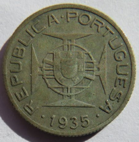 1935 Mozambique Silver 2.5 Escudos Coin