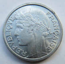 Load image into Gallery viewer, 1950 France 2 Francs Coin Unc
