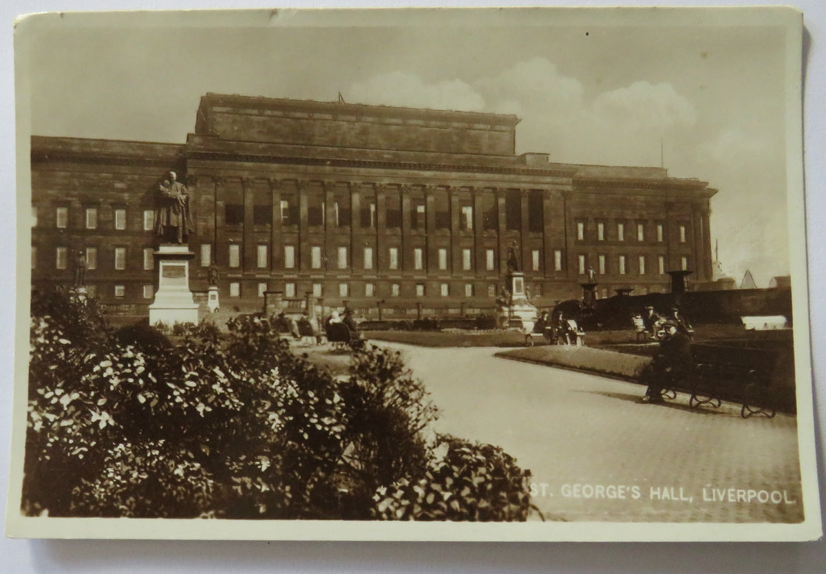 Vintage Postcard of St. George's Hall, Liverpool