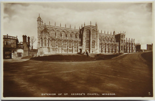 Vintage Postcard of Exterior of St. George's Chapel Windsor