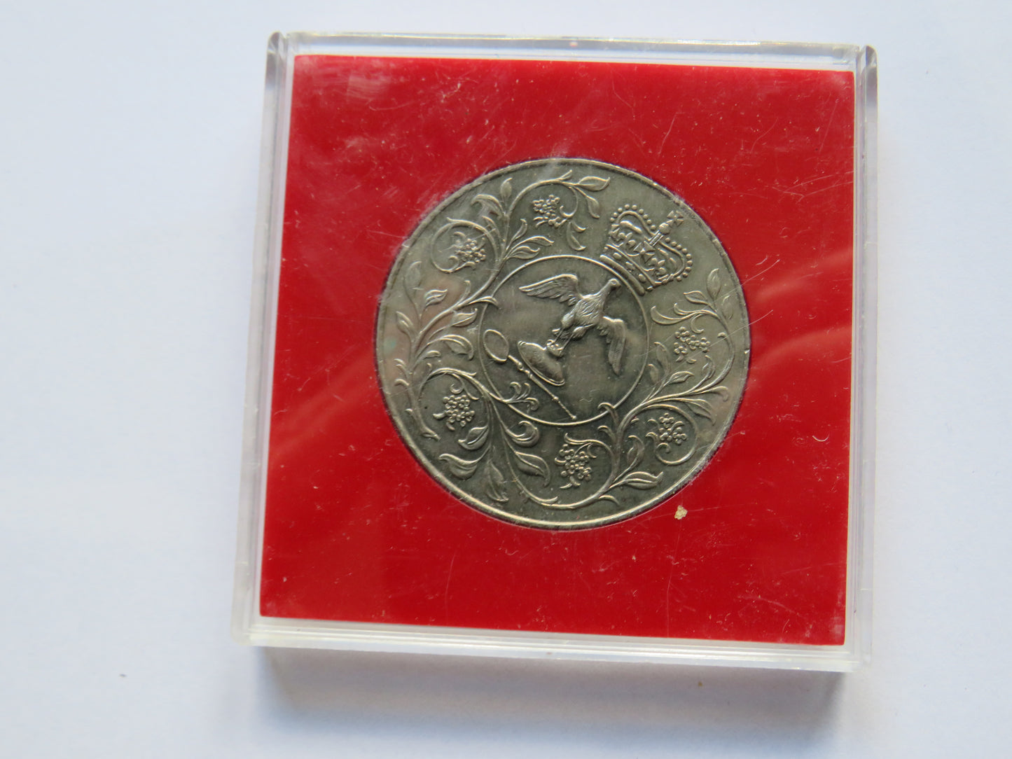 1977 Queen Elizabeth Silver Jubilee Cased Commemorative Crown Coin