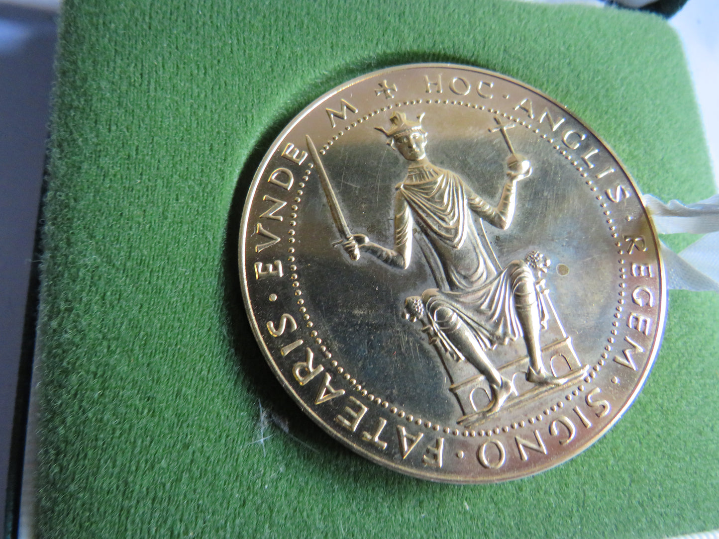 The White Tower 1978-1978 Commemorative Medal By The Royal Mint