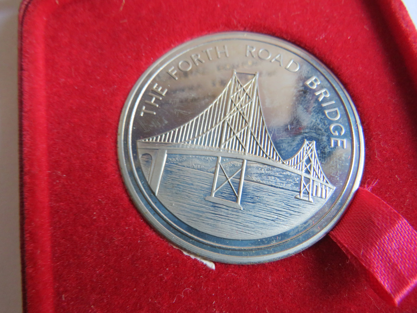 The Forth Road & Rail Bridge Commemorative Medal / Coin