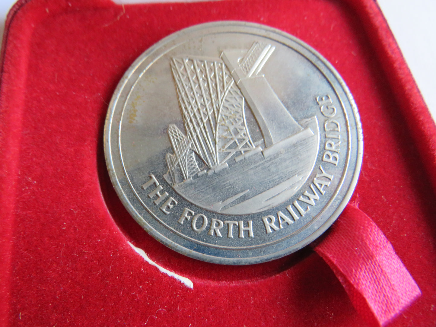 The Forth Road & Rail Bridge Commemorative Medal / Coin