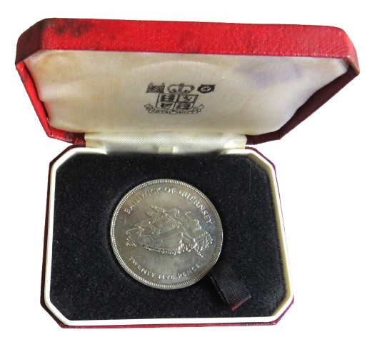1977 Bailiwick Of Guernsey 25 Pence / Crown Coin