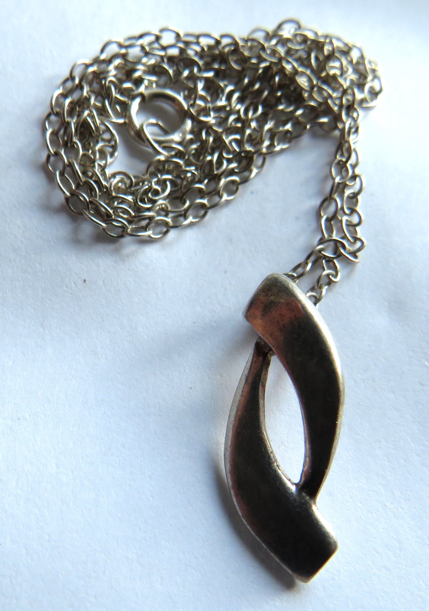 Stylish Ladies Sterling Silver Necklace & Pendant.