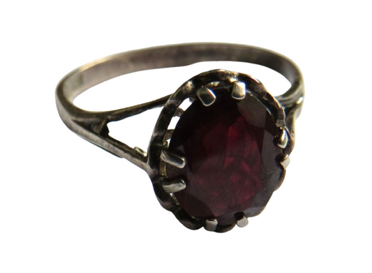 Nice Vintage Sterling Silver & Red Stone Ladies Ring Size T