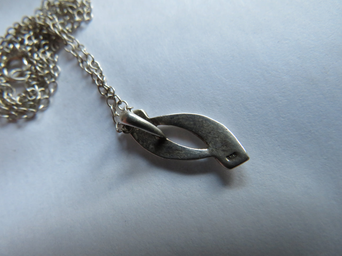 Stylish Ladies Sterling Silver Necklace & Pendant.