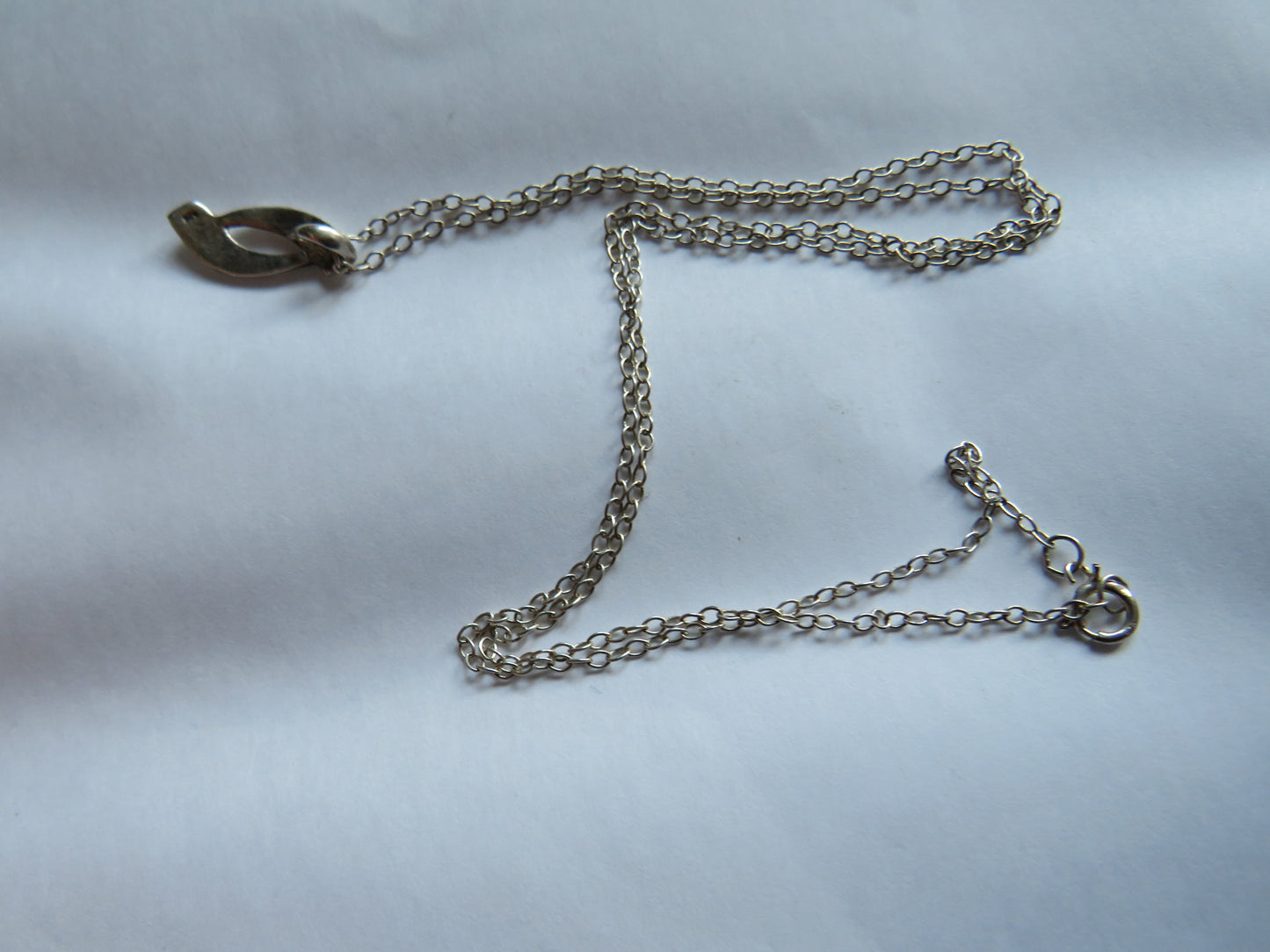 Stylish Ladies Sterling Silver Necklace & Pendant.