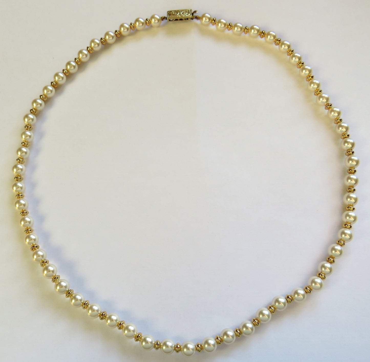 Stylish Ladies Simulated Pearl & Gold Plated Sterling Silver Necklace