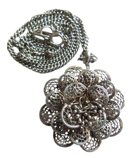 Vintage Ladies White Metal Necklace & Filigree Floral Pendant